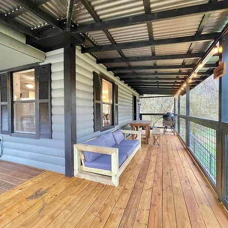 Remodelled Cabin! Great Location! セバービル エクステリア 写真
